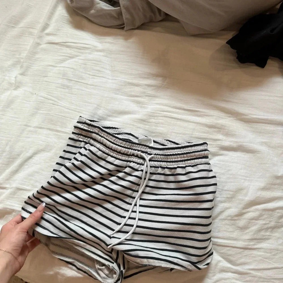 H&M shorts S - Picture 3 of 10